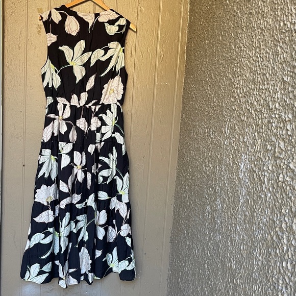 Evereve Georgia Black and White Floral Maxi Dress - Picture 7 of 11